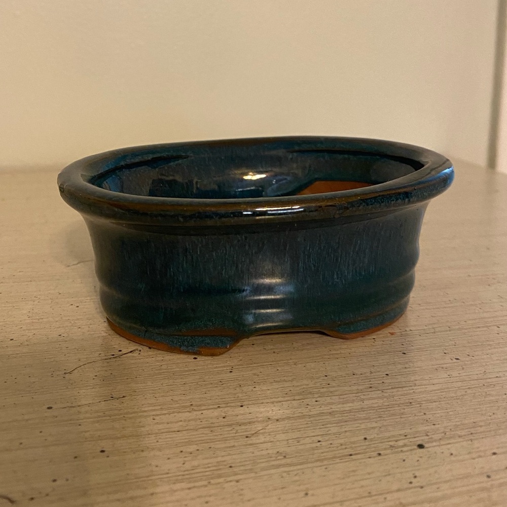 Small planting pot